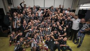 Eduardo Coudet toma un respiro con título en Mineiro