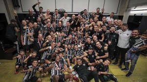 Eduardo Coudet toma un respiro con título en Mineiro