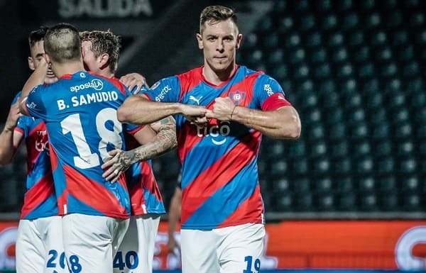 Cerro gana sin público y sigue ilusionado en el torneo