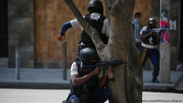 Pandilla mata a tres policías en una emboscada en Haití