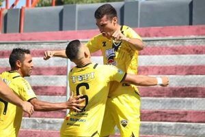 El “Canario” canta su primera victoria en la División Intermedia - Fútbol de Ascenso de Paraguay - ABC Color