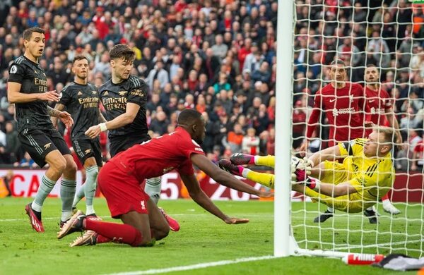 Ramsdale salvó al Arsenal de la derrota ante Liverpool en la Premier - Fútbol Internacional - ABC Color