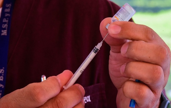 Se aplica desde hoy vacuna contra Influenza, Neumococo y COVID