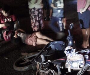 Dos mujeres en moto quedan lesionadas tras ser arrolladas por un automóvil en Hernandarias – Diario TNPRESS