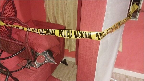 Asesina de un balazo en la cabeza a su hijastra de 17 años en Villa Elisa