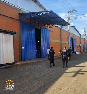Clausuran una fábrica textil por emisión excesiva de humo - La Clave