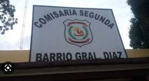 Reclamó que explotaban bombas cerca de su casa y lo acuchillaron.