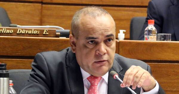 La Nación / “En cinco años metieron 80.000 funcionarios los que dicen ser el cambio”, afirma Bachi