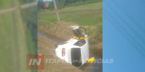 POR UNA FALLA MECÁNICA TERMINÓ DENTRO DE UNA CUNETA - Itapúa Noticias