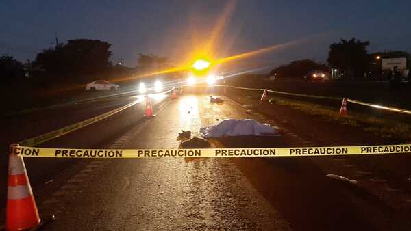 Automovilista atropella y mata a motociclista y huye del lugar - La Clave