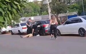 Hombre es golpeado al salir de una discoteca en Villarrica - Unicanal