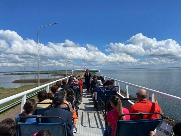 Más de 2.600 personas visitaron los circuitos turísticos de Yacyretá en días santos - El Trueno