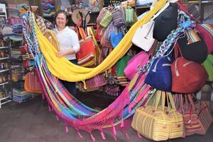Declaran patrimonio cultural inmaterial las artesanías textiles de Carapeguá - Nacionales - ABC Color
