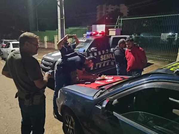 Interceptaron vehículo en el que presuntamente se comercializaba cocaína en pleno centro de Encarnación