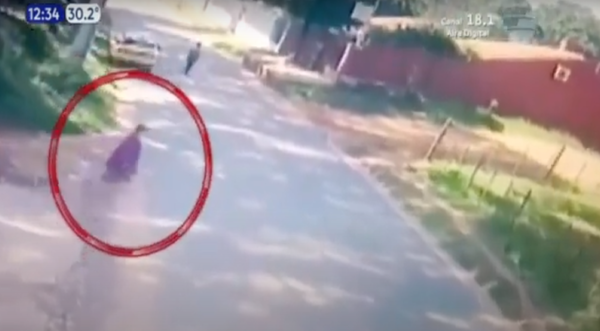 [Imágenes fuertes] Murió tras ser atropellada por un motociclista | Telefuturo