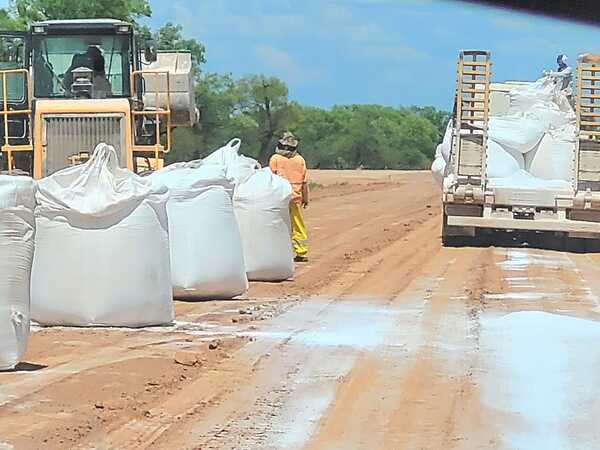 Retoman obras de concreto asfáltico de la Ruta de la Leche en el Chaco - .::Agencia IP::.