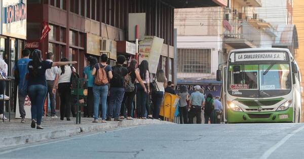 La Nación / Atribuyen al Ejecutivo la problemática con empresarios del transporte público