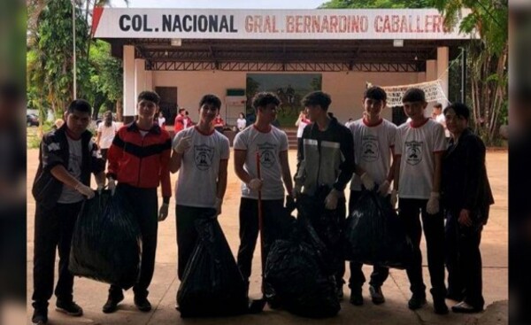 Alumnos realizaron minga ambiental en colegio de Minga Guazú