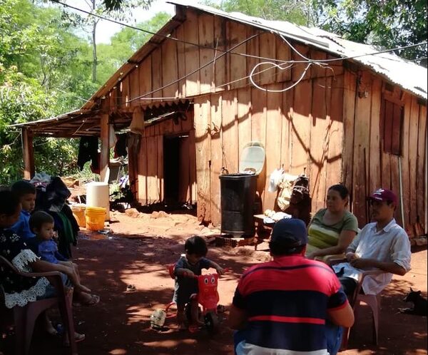 Adjudican definitivamente inmueble a heredera de excombatiente y familia se siente aliviada