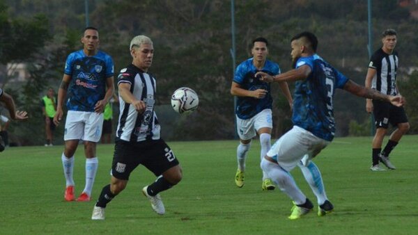 Santaní deja los puntos en casa