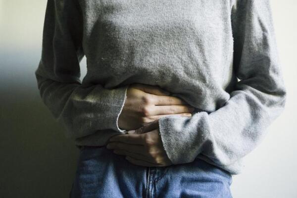 Diario HOY | Francia estudia bajas laborales para las mujeres con menstruaciones dolorosas