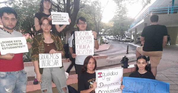 La Nación / Filosofía UNA: estudiantes piden que se amplíen cupos para ingreso en la carrera de Psicología