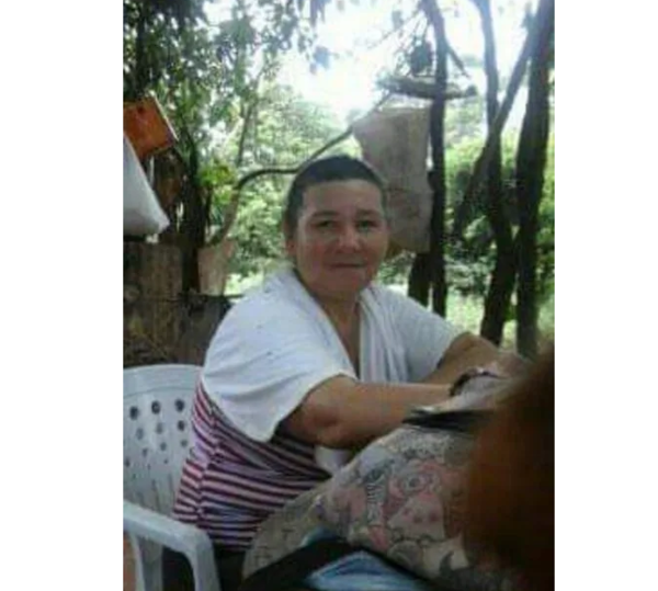 Murió anga la doña, ferozmente acuchillada, por su mena