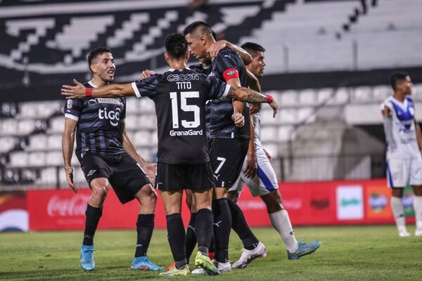 Libertad remonta ante Ameliano y celebra una gran goleada - Radio Imperio