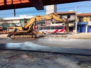 Imputan a ex ministro de Obras y otras dos personas por caso Metrobús