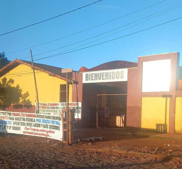 Estudiantes toman colegio para exigir apertura del tercer ciclo - Oasis FM 94.3