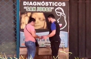 Médico estaría comercializando remedios e insumos del Hospital Regional de CDE - La Clave