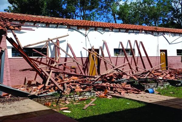 MEC responsabiliza a municipios y gobernaciones por escuelas caídas y obras “que se construyen mal” - Nacionales - ABC Color