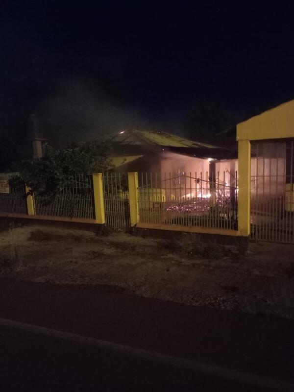 Queman intencionalmente una vivienda en la compañía Santo Domingo de San Pedro del Paraná.