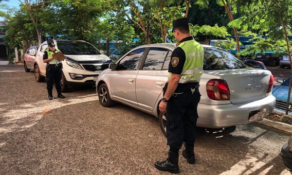 Abandonan vehículo hurtado en CDE