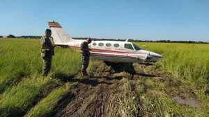 Aeronave aterriza forzosamente en un pastizal | Radio Regional 660 AM