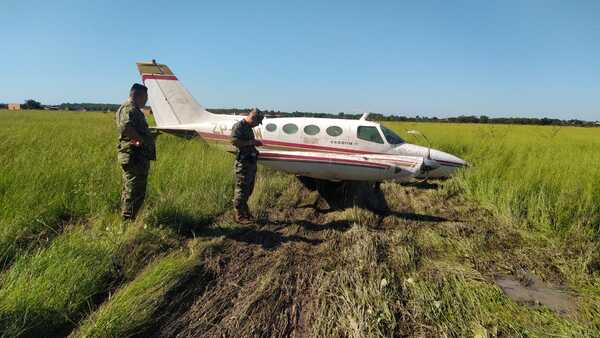 Aeronave aterriza forzosamente en un pastizal | Radio Regional 660 AM