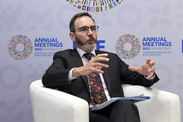 Latinoamérica crecerá ligeramente en 2023 pero enfrentará una alta inflación - MarketData