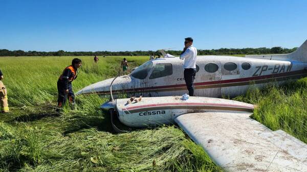 ¡Motor de avioneta se incendió! y piloto valecho logró salvar a todos los tripulantes