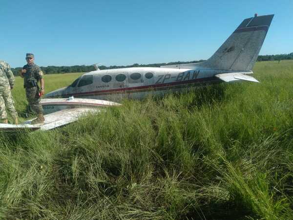 Avioneta que trasladaba a políticos aterrizó de emergencia en Concepción - Megacadena — Últimas Noticias de Paraguay