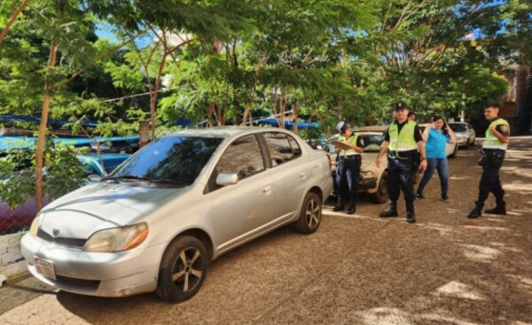 Ladrón abandonó vehículo tras desperfecto mecánico