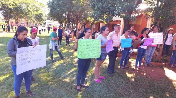 Comunidad educativa toma Escuela San Rafael de Azame Cue de Yuty - Nacionales - ABC Color