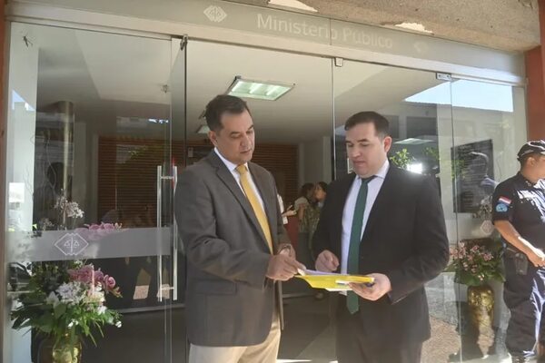 Denuncian a Efraín Alegre ante Fiscalía por supuesto desvío de US$ 37 millones del MOPC - Nacionales - ABC Color