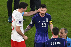 Versus / Lewandowski espera poder "jugar con Messi la próxima temporada"