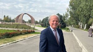 Axel Van Trotsenburg afirma que, para que no se revierta totalmente el progreso contra la pobreza "Tenemos que hacer más" - Revista PLUS
