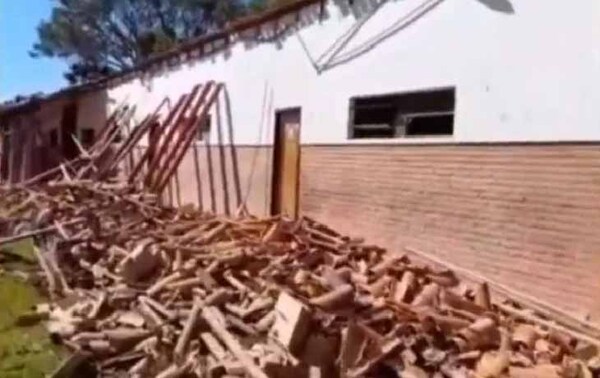 San Joaquín: Cae techo de escuela y alumnos darán clases bajo árboles – Prensa 5