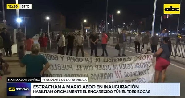Frentistas protestan en inauguración del túnel de Tres Bocas