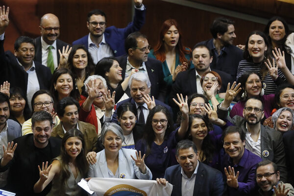 El Parlamento chileno aprueba reducir la jornada laboral a 40 horas semanales - MarketData