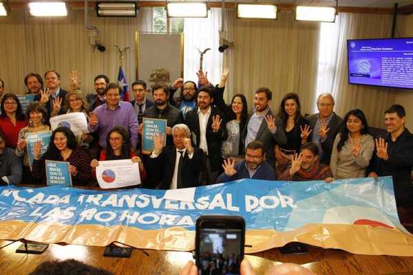 Parlamento chileno aprueba reducir la jornada laboral a 40 horas semanales - Revista PLUS