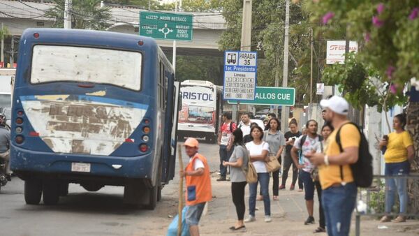 Ucetrama exige pago de subsidio atrasado para sacar todos sus buses