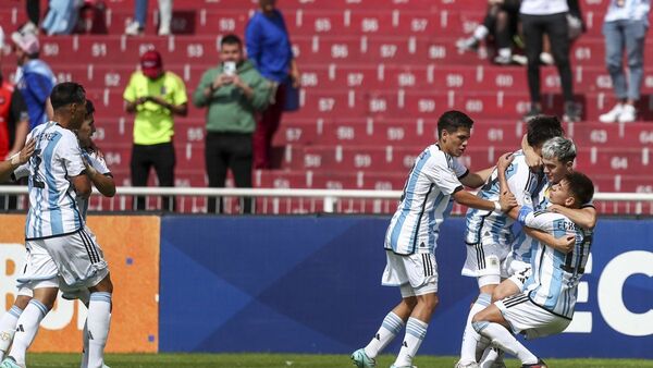 Argentina inicia el hexagonal final con victoria sobre Chile